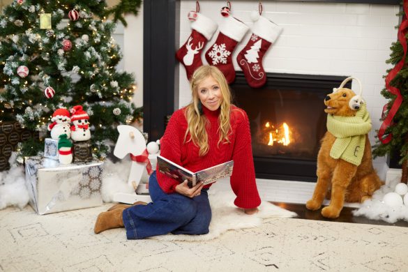 Famous singer-songwriter Ellie Holcomb is going to release her third book for children called Sounding Joy about Christmas.